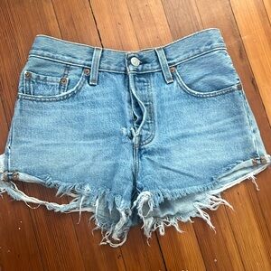 Levi’s size 24 super distressed shorts